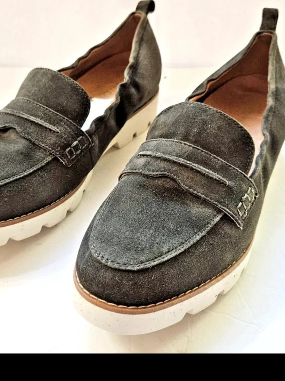 Vionic Cynthia II Dark Green Suede Penny Loafers Size 10 Womens EUC